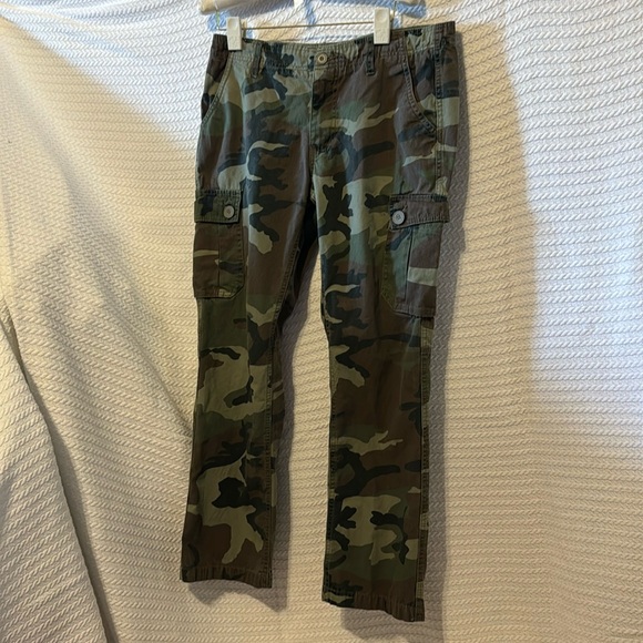 Carbon Other - Carbon brand army cargo pants men’s size 34x32 excellent condition